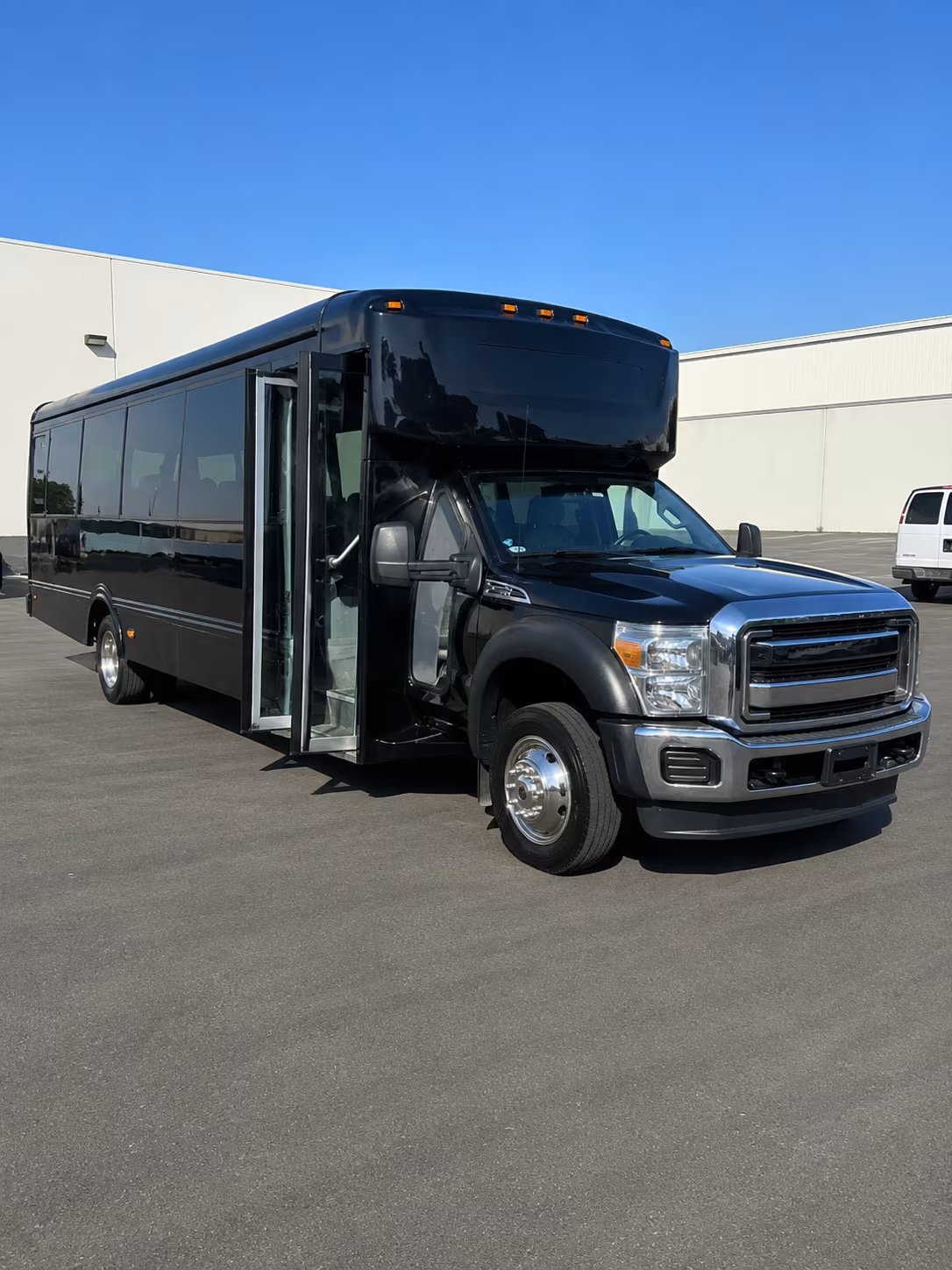 Brentwood Winery Tour & Pub Crawl Transportation